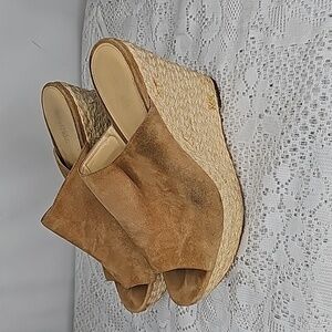 Michael Michael Kors leather peep toe open toe tan slip on wedges sz 9.5